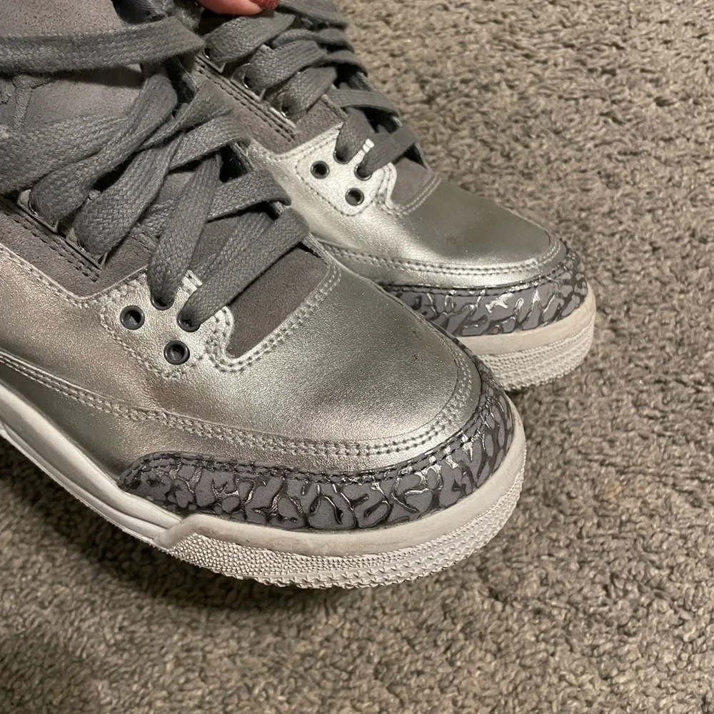 Silver Air Jordans women or kids - Picture 6 of 8